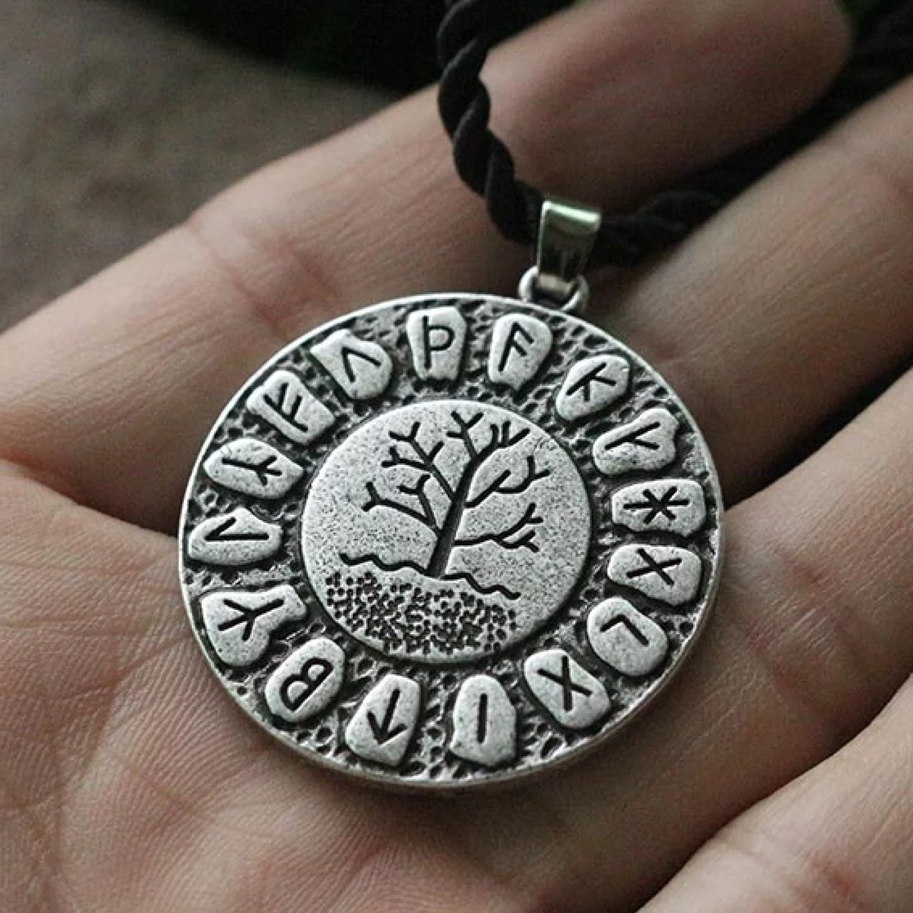 Talismán o Amuleto de Runas Vikingas