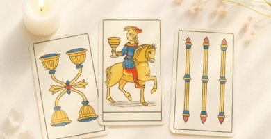 Caballo de Copas Tarot de Marsella: apertura emocional y movimiento consciente