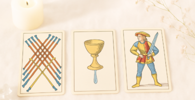 Diez de Bastos Tarot de Marsella: gestionar cargas con equilibrio y perseverancia